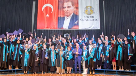 Selçuk Üniversitesi Sağlık Hizmetleri MYO’da mezuniyet sevinci